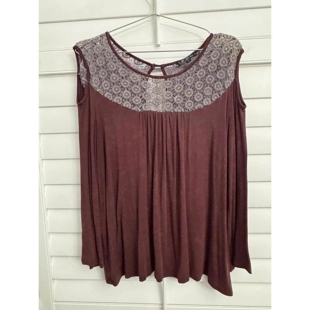 Pol cold shoulder top with lace detailing size Large